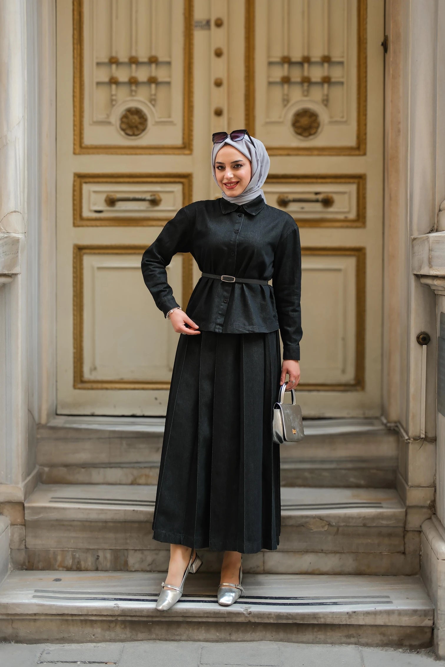 طقم تنوره جينز انيق وعملي