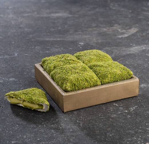 حلقوم بالفستق العنتابي