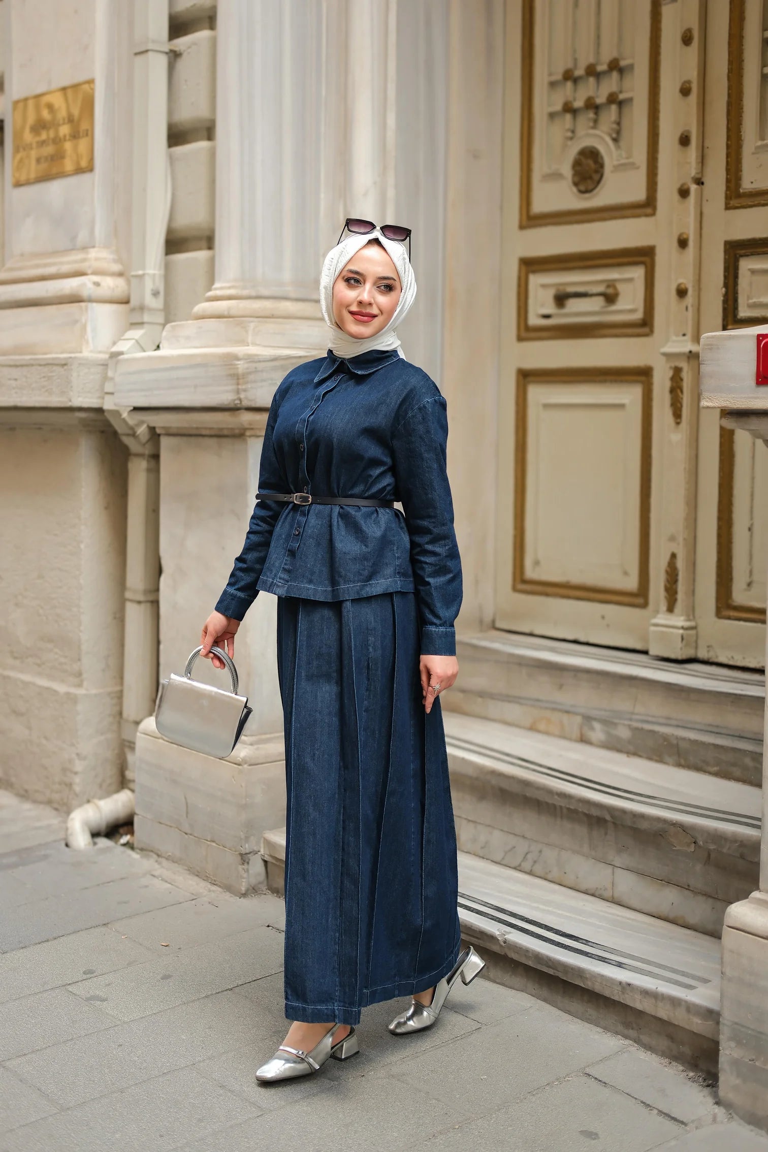 طقم تنوره جينز انيق وعملي