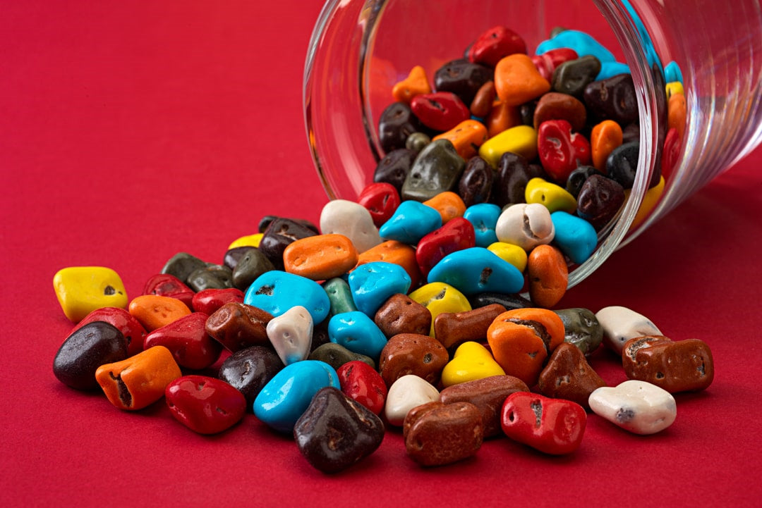 أحجار الشوكولا الملونة من Tuğba Kuruyemiş – توبا | 85 غرام