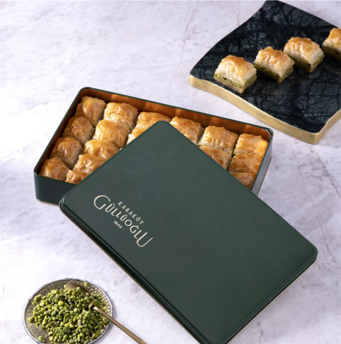 Karakoy gulluoglu Pistachio Baklava 900 gr