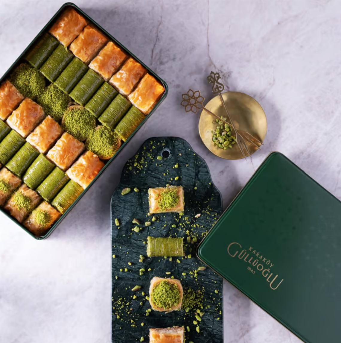 Karakoy gulluoglu Mix Baklava 900g