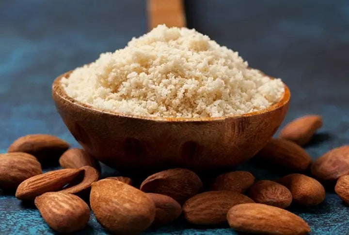 دقيق اللوز الخام