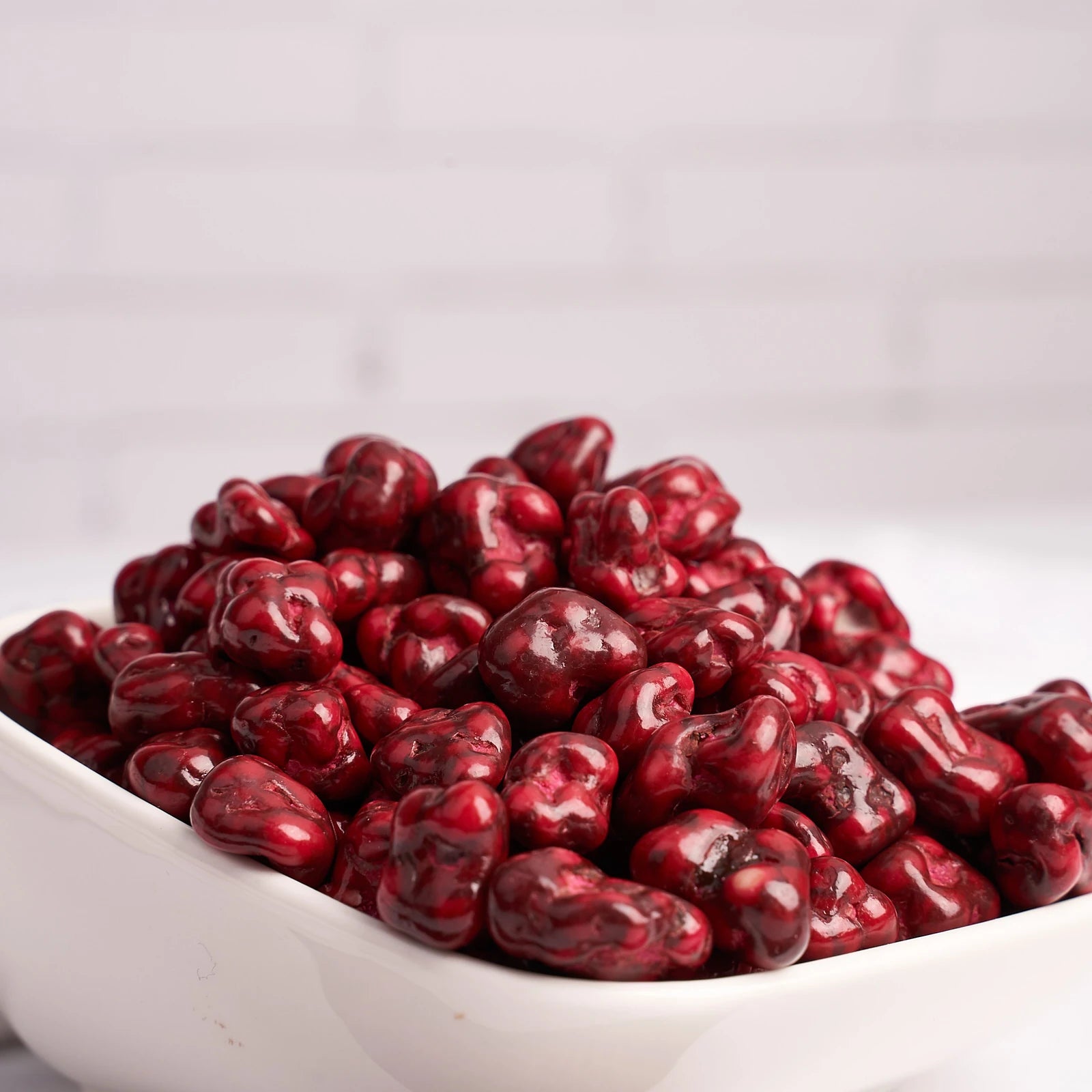 درَاجيه شوكولاتة بنكهة التوت الأسود من ميلودي حلوى تركية فاخرة