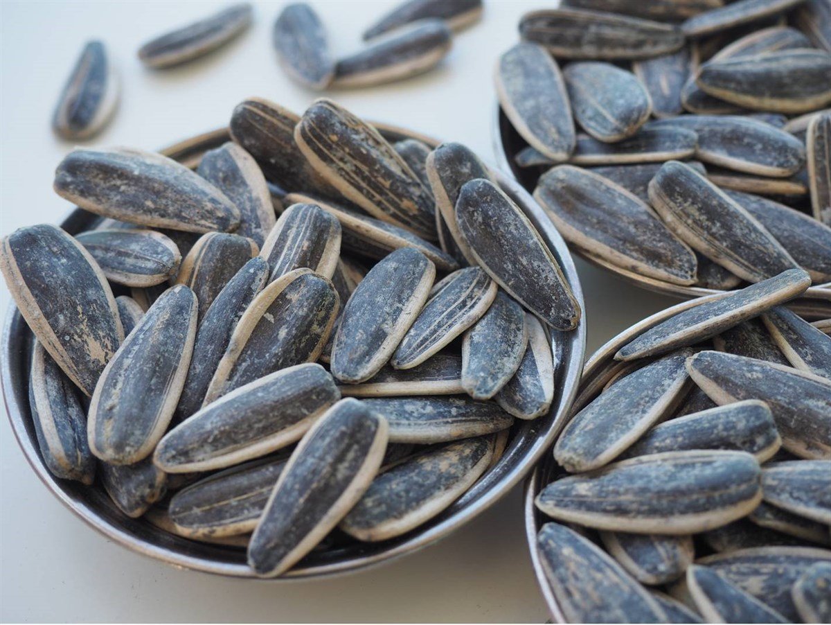 Roasted Black Sunflower Seeds