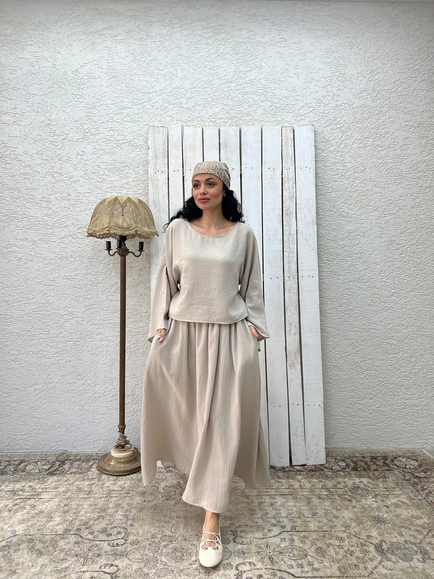 طقم تنورة وبلوزة موسلين مريح وعملي