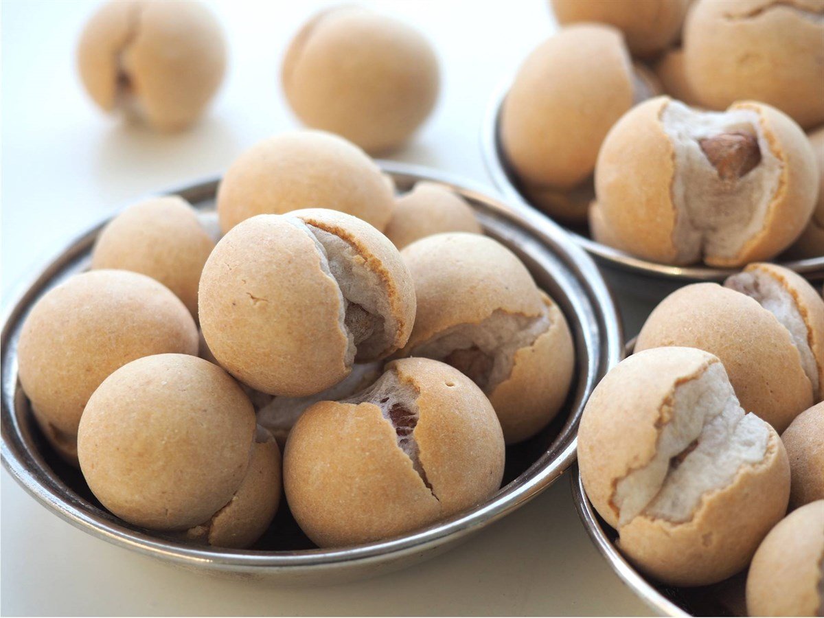 Peanuts with Soy Sauce (Soy Coated Cracked Peanuts)