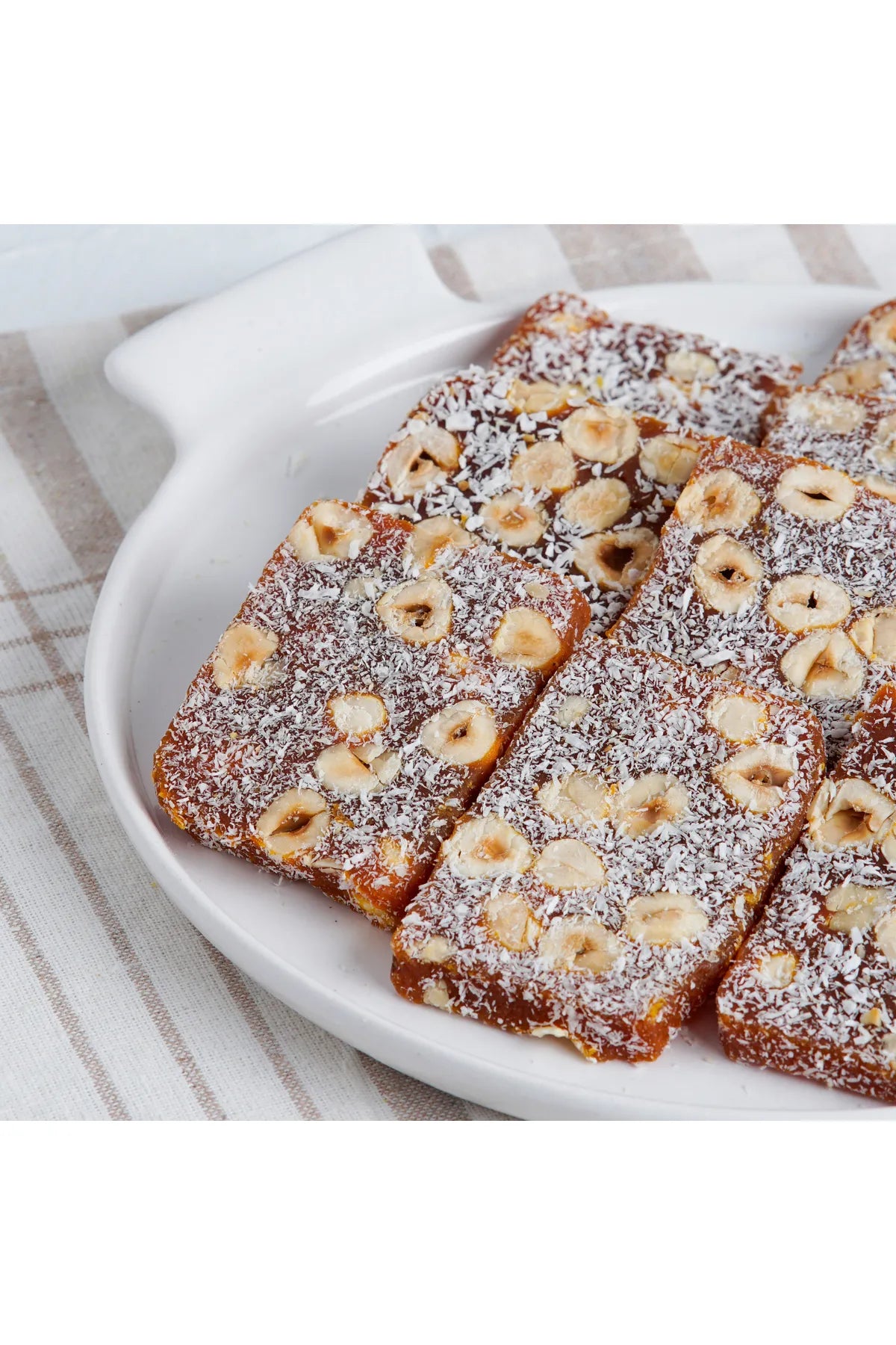 Carrot Delight with Nuts Leaves (Nuts Cezerye)